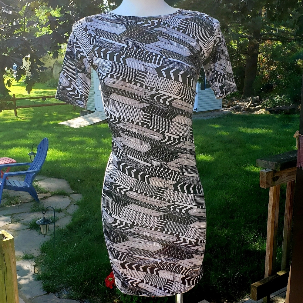LulaRoe Julia midi dress